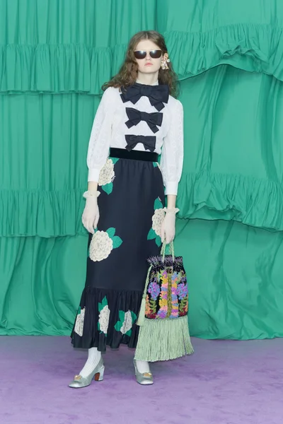 Look 14
